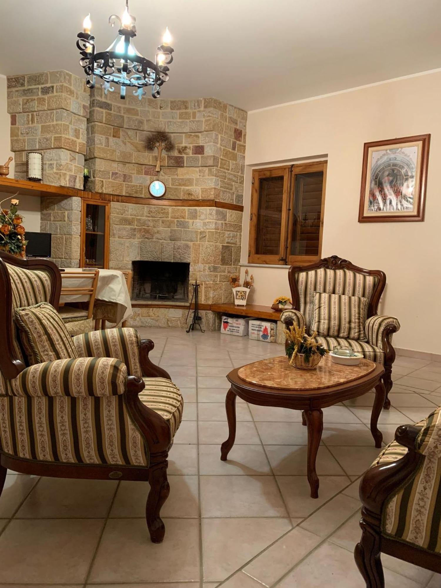 Casa Vacanze Villa Mariano Gangi Kültér fotó