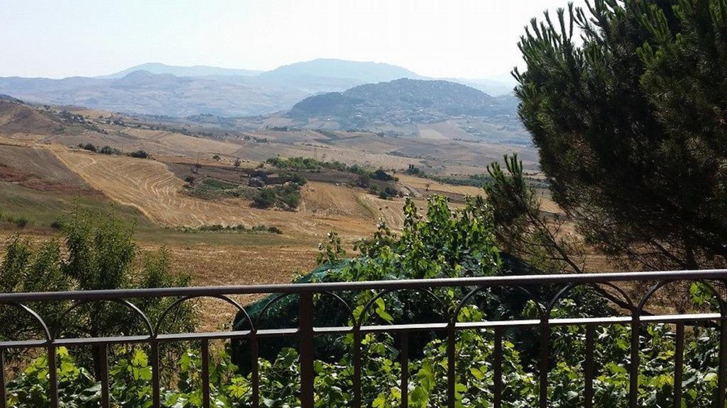 Casa Vacanze Villa Mariano Gangi Kültér fotó